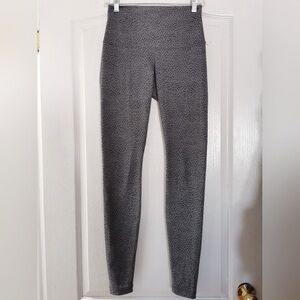 Lululemon high rise full lenght size 8 gray and black